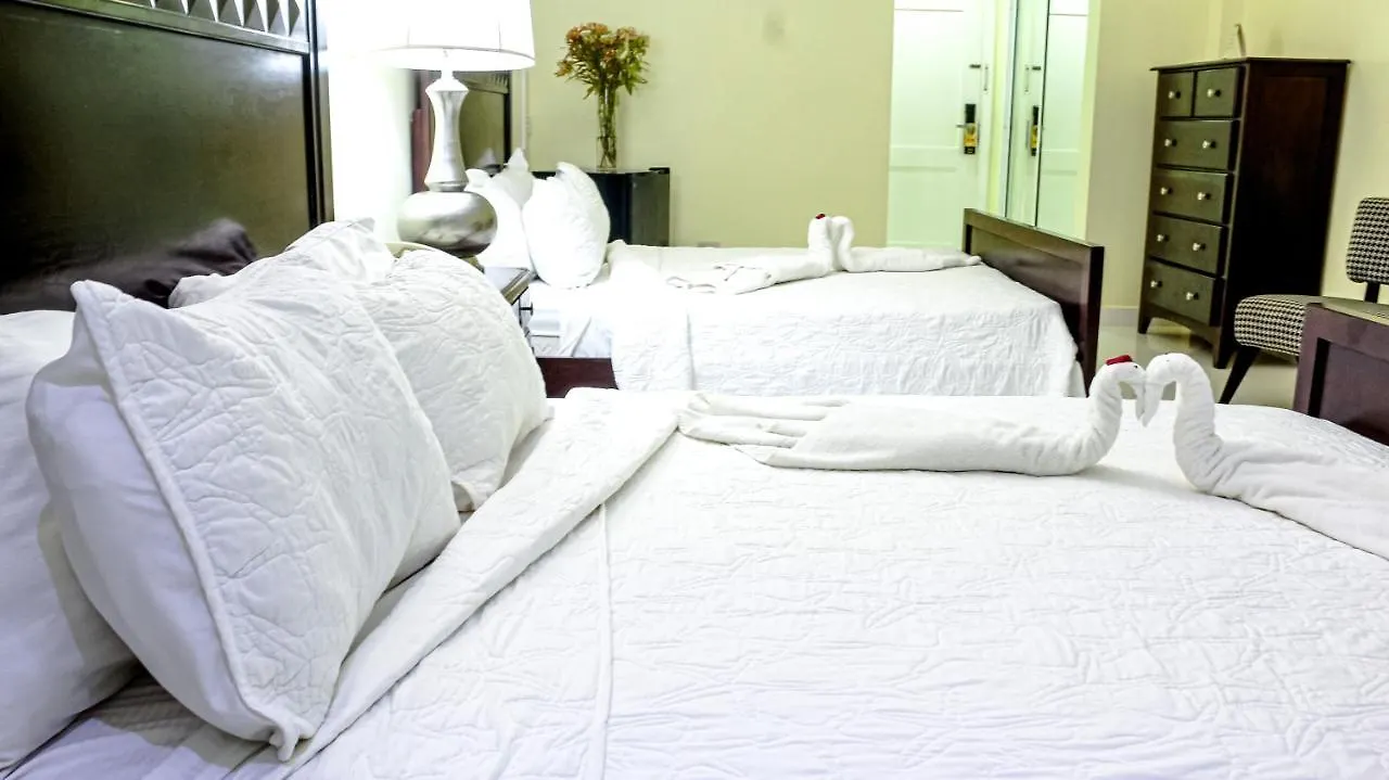 **  Golden House Hotel & Convention Center Los Tres Ojos de Agua جمهورية الدومينيكان