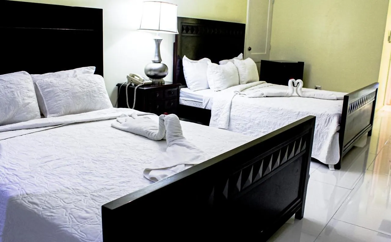 Golden House Hotel & Convention Center Los Tres Ojos de Agua 2*,  جمهورية الدومينيكان